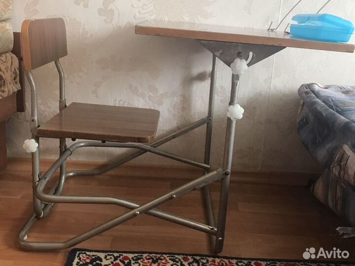 Стол растущий для школьного возраста.Складной