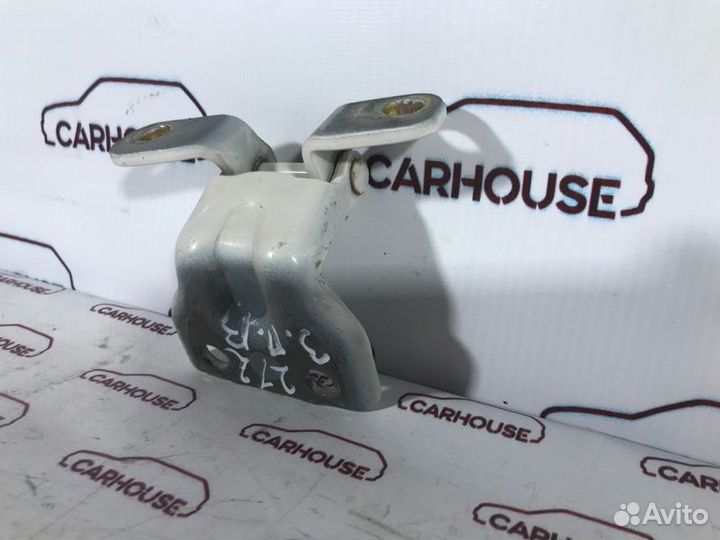 Петля двери задняя правая Mazda Familia 1.5 2001