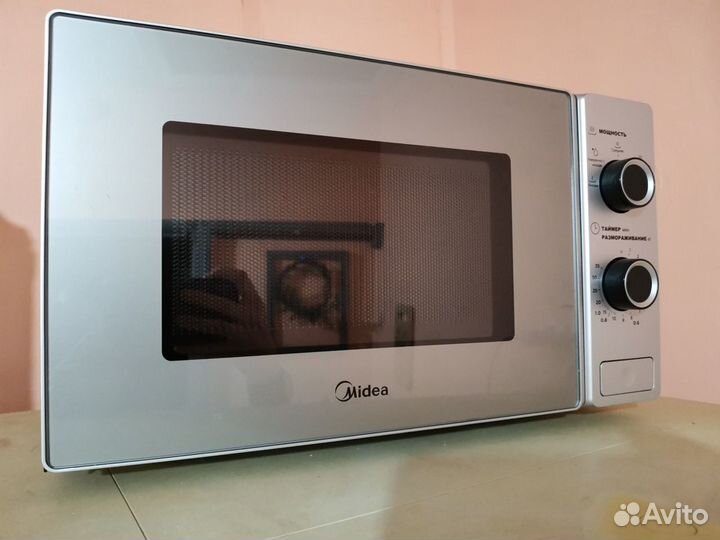 Микроволновая печь Midea MM720S220-S серебристая