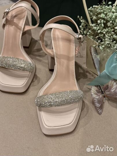 Босоножки женские 38 размер