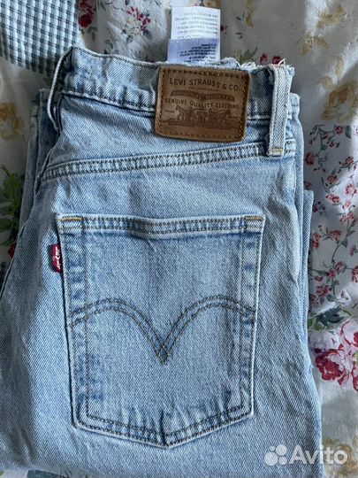 Джинсы levis