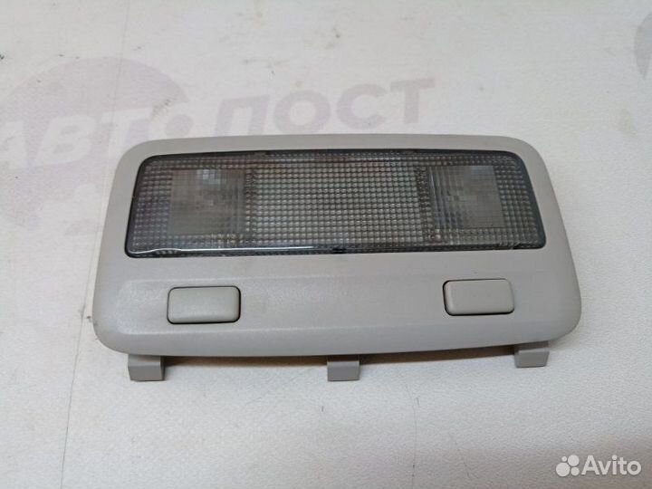 Плафон подсветки салона задний Toyota Avensis