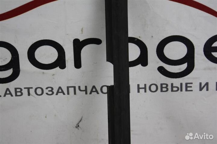 Уплотнитель стекла двери задней правой Opel Astra