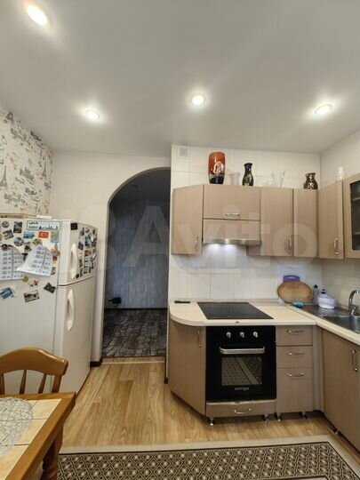 4-к. квартира, 100 м², 2/9 эт.