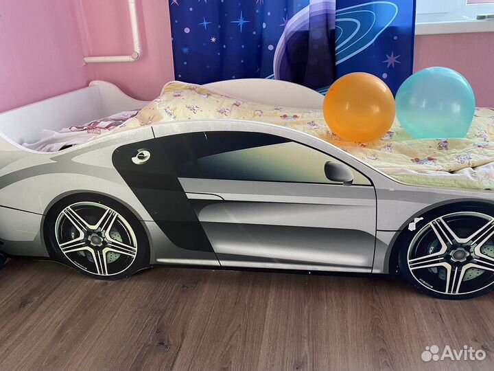 Детская кровать машина