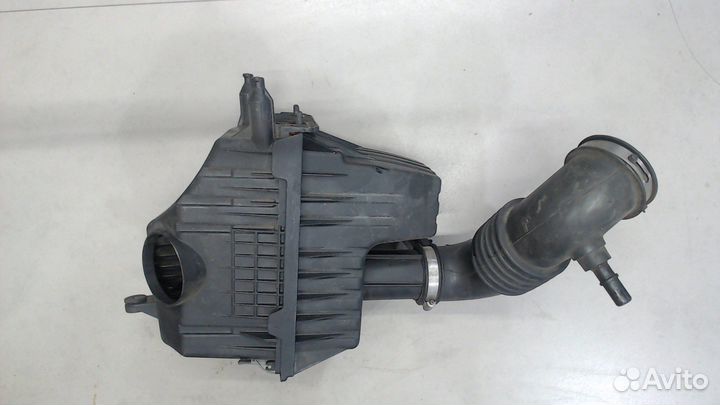 Корпус воздушного фильтра Ford Escape, 2006