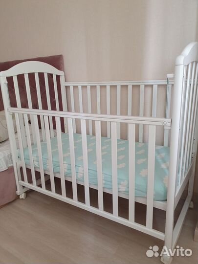Детская кроватка с матрасом