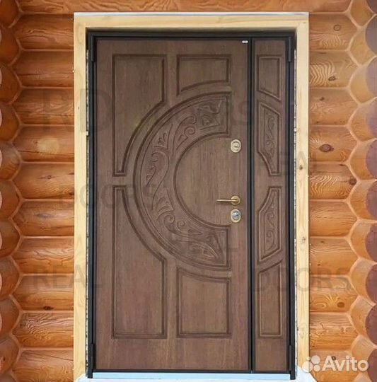 Полуторная металлическая дверь натуральный шпон