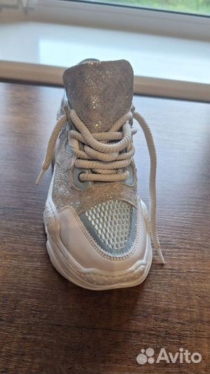 Кроссовки с сеточкой