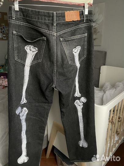 Джинсы широкие