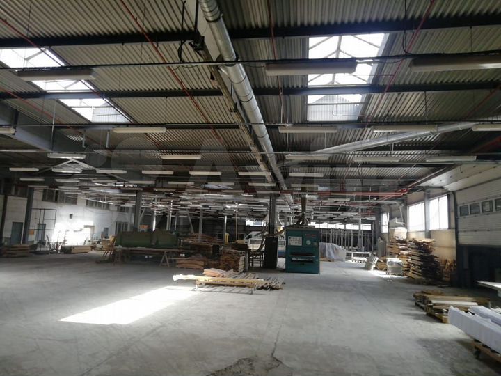 1572м² теплое торгово-складское