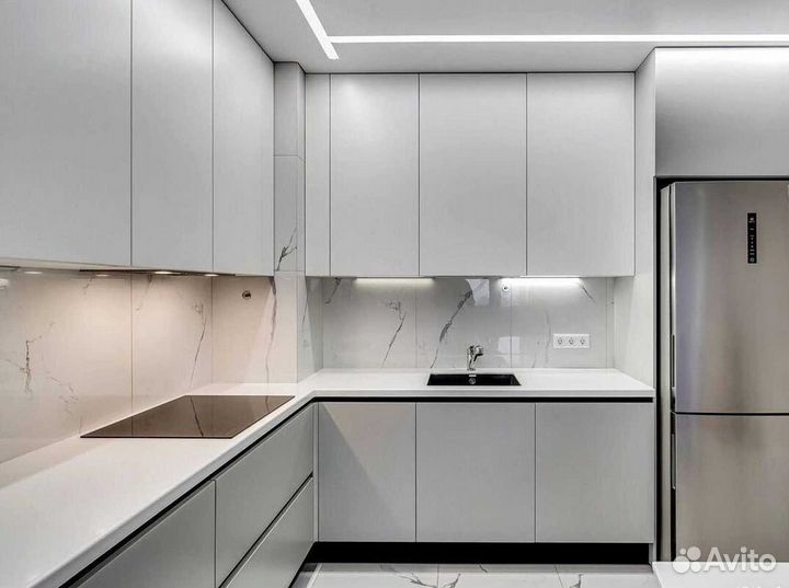 Кухня в потолок на заказ