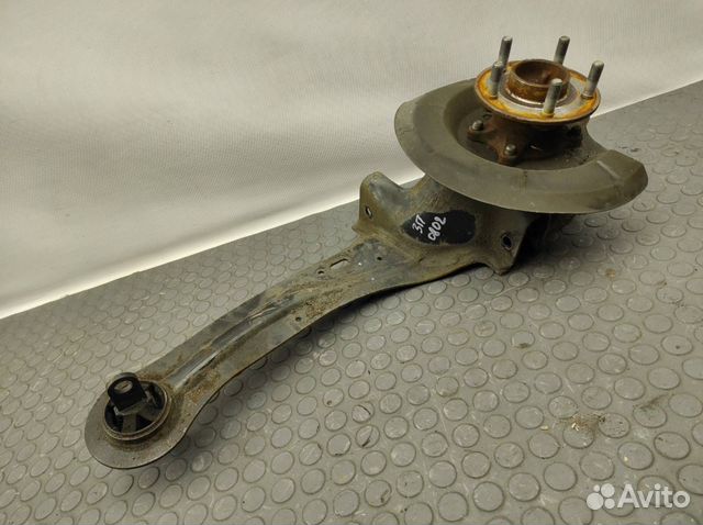 Кулак поворотный задний правый Ford Focus 3 CB8