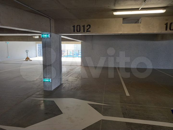 Машиноместо, 14 м²