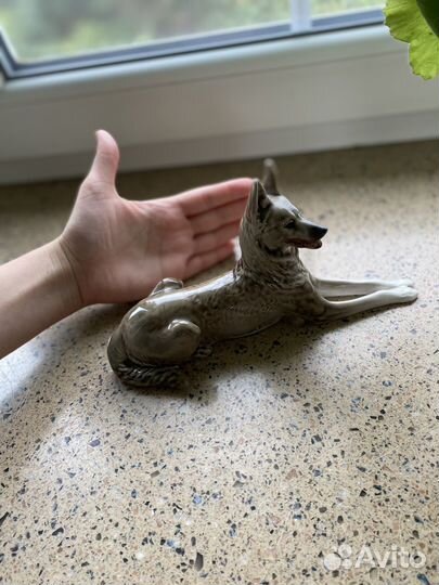 Статуэтка собака фарфоровые коллекционная 60-70е