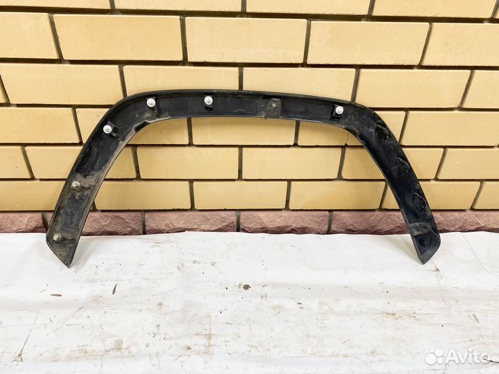 Расширитель крыла передняя левая Toyota Rav4