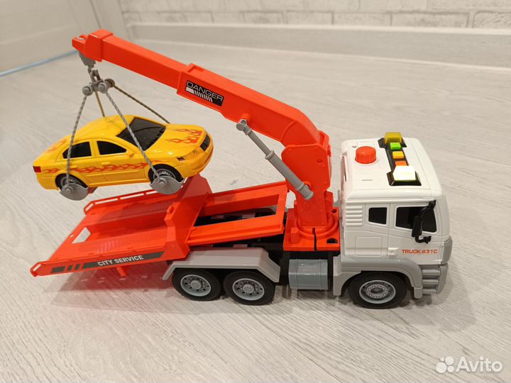 Эвакуатор машинка