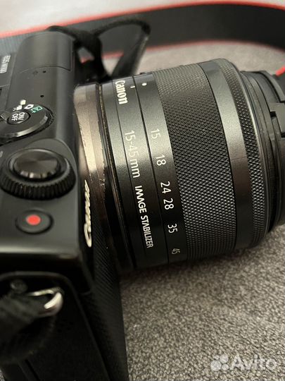 Цифровая камера Canon eos m100