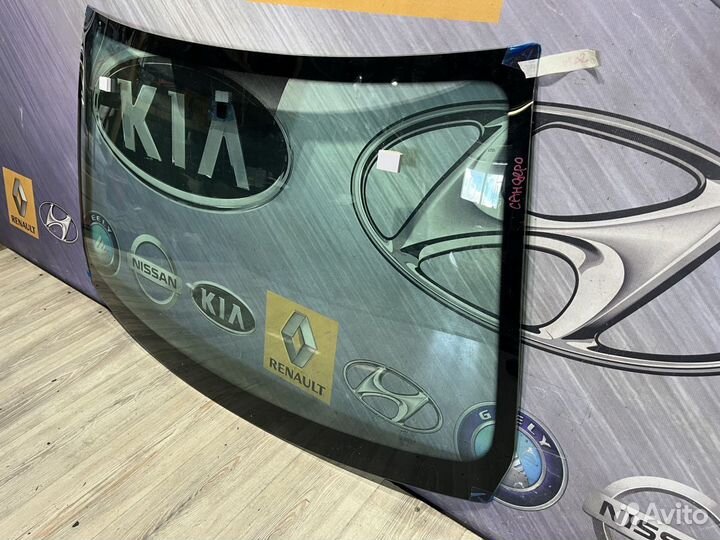 Стекло лобовое Renault duster