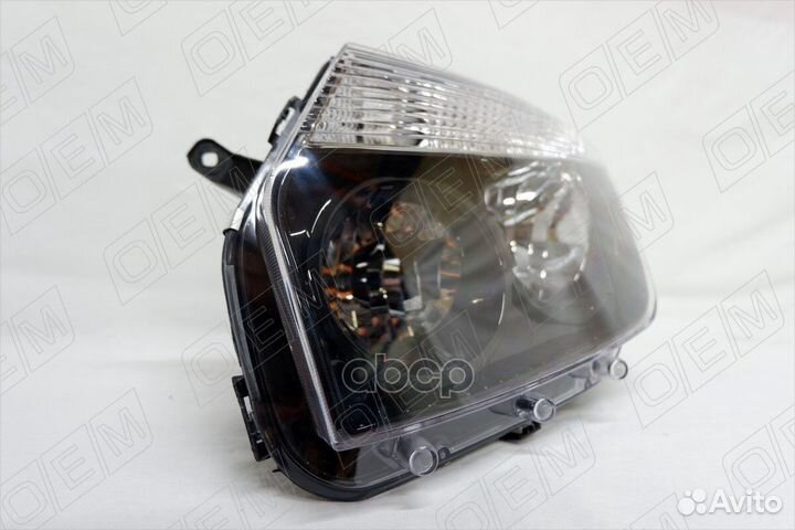 Фара левая Renault Duster 1 2011-2015, черная