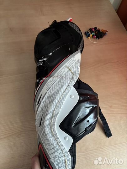 Щитки хоккейные easton Synergy