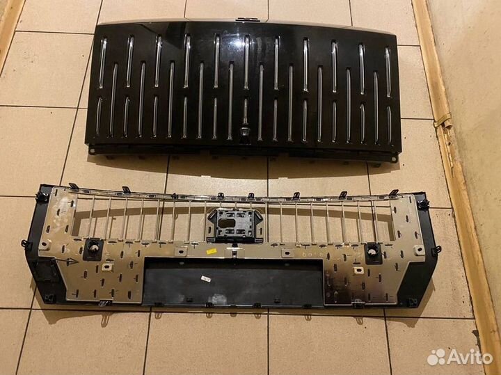 Накладка решетка переднего бампера Zeekr 009