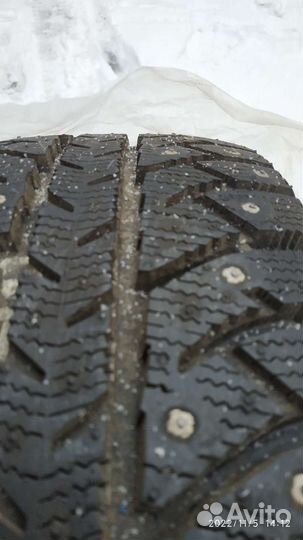 Bridgestone Ice Cruiser 7000 215/65 R16 98T
