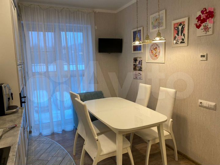 2-к. квартира, 65 м², 2/14 эт.