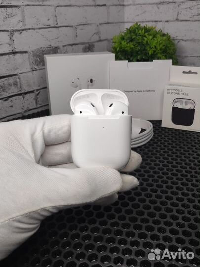 AirPods 2 (новые) + Чехол
