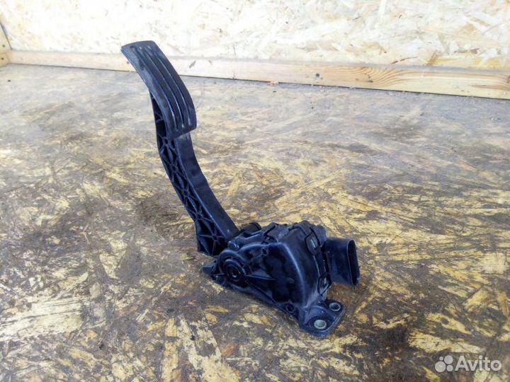 Педаль газа Ford Fusion