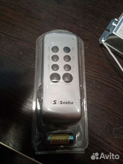 Sneha Y11, Контроллер для дистанционного упр