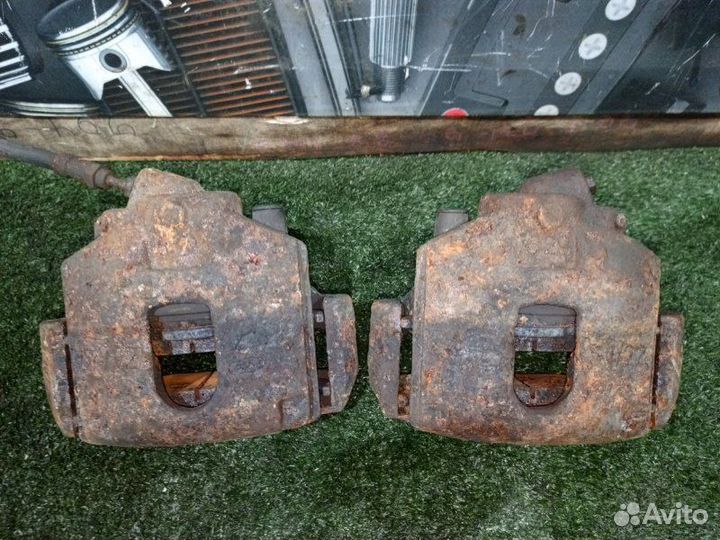 Суппорт тормозной передний Ford Fusion 1.4 fxja