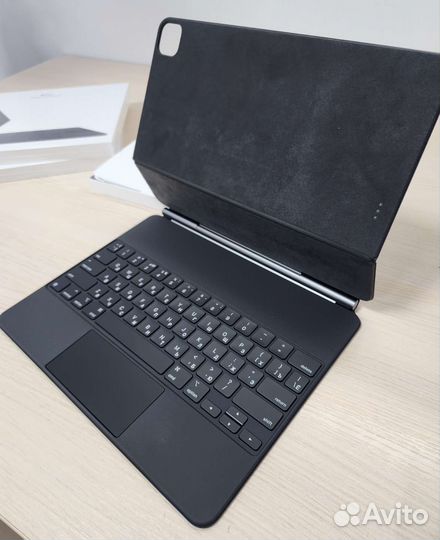 Клавиатура-чехол Apple Magic Keyboard iPad 12.9