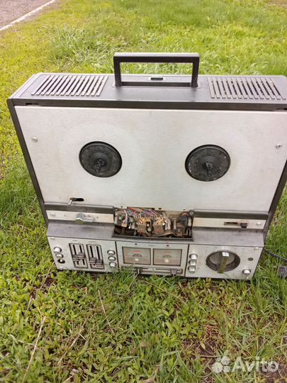 Катушечный магнитофон Астра 110 -1 стерео