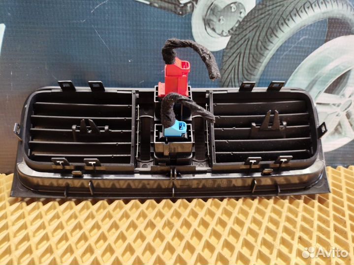 Дефлектор обдува салона Skoda Fabia 2 2012