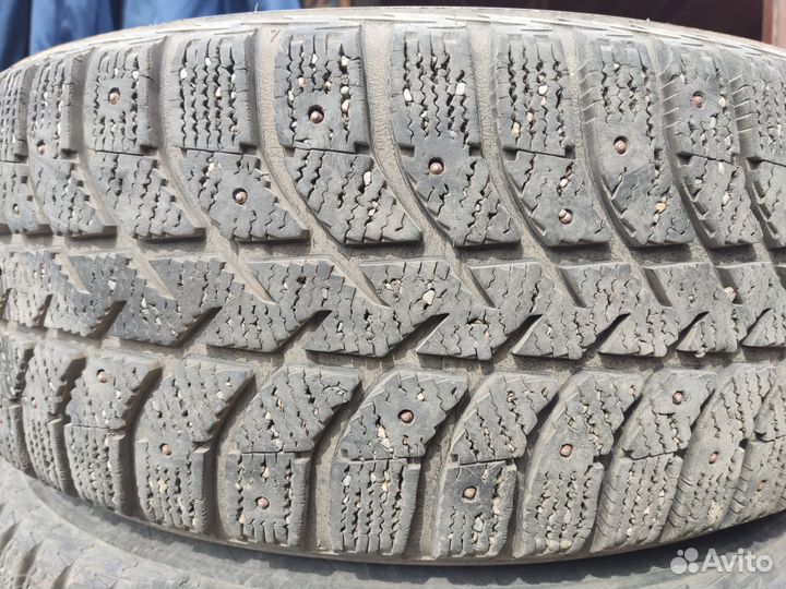 Bridgestone Ice Cruiser 5000 215/60 R16