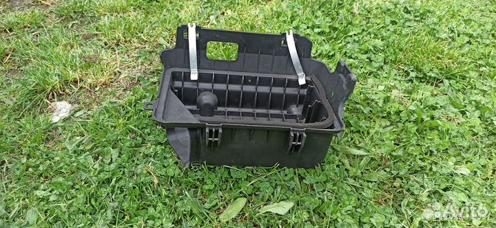 Нижняя часть воздушного фильтра