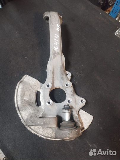 Кулак поворотный передний правый Hyundai Genesis