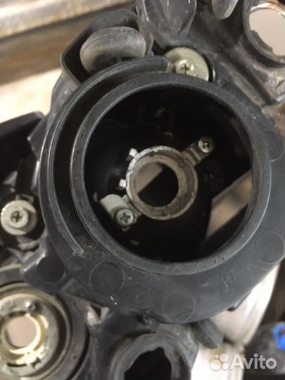 Передняя правая фара Мазда 3