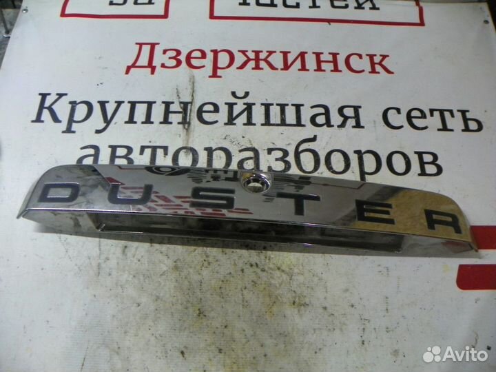 Накладка двери багажника Renault Duster