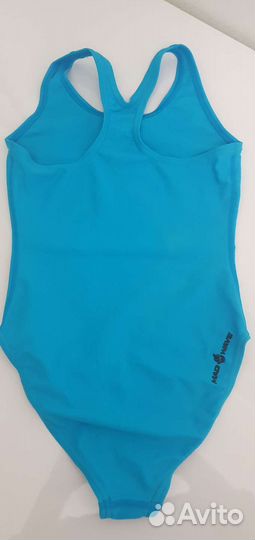 Спортивный купальник и шапочка