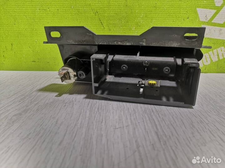 Пепельница передняя Вольво C40