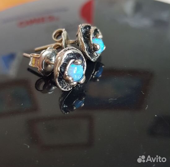 Серебряные серьги с опалом