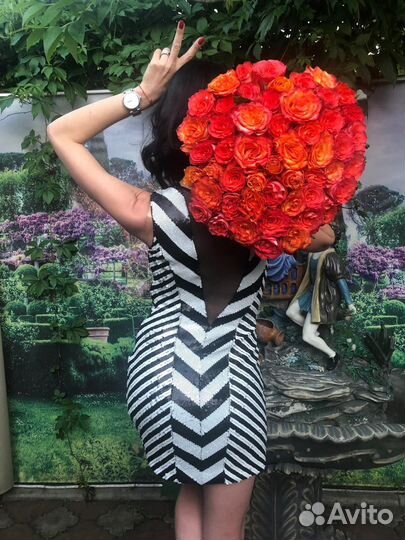 Платье с пайетками bebe