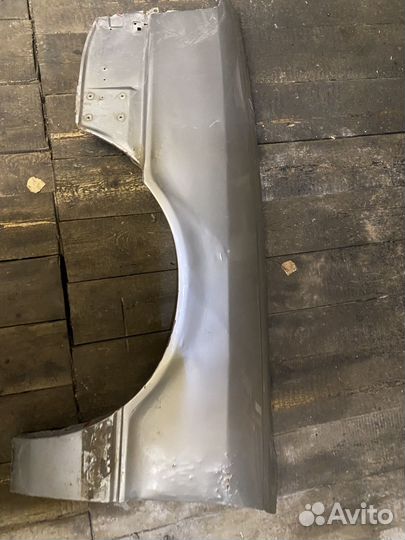 Крыло левое audi 80 б3