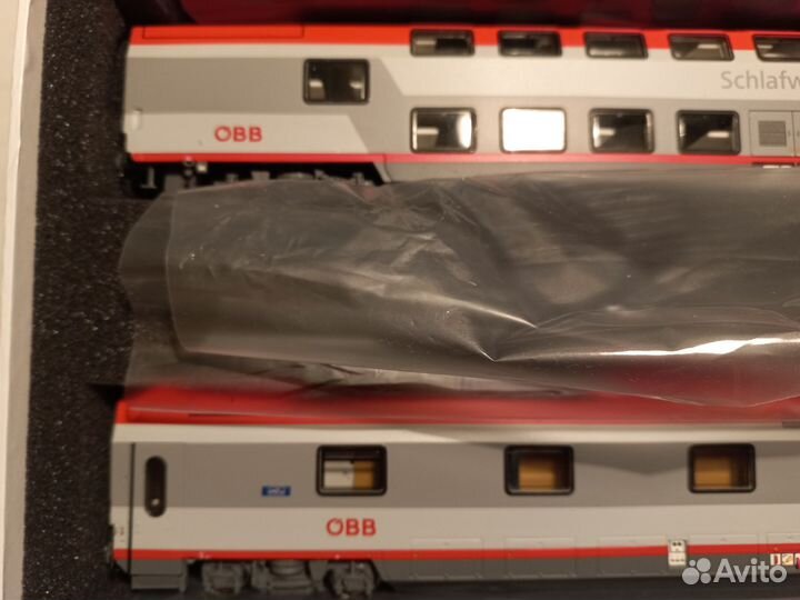 Модель железной дороги. Набор двухэтажных вагонов