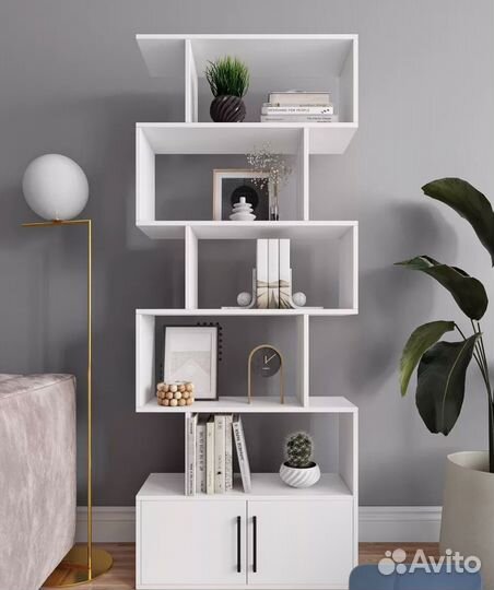 Столик для визажиста, стеллаж и барный стул