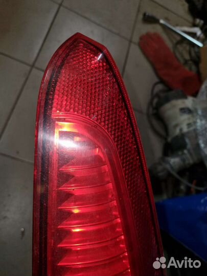 Форд фьюжн задний правый фонарь дефект