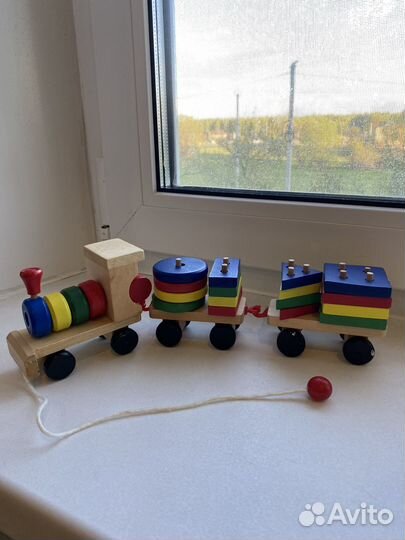 Деревянный паровозик сортер каталка