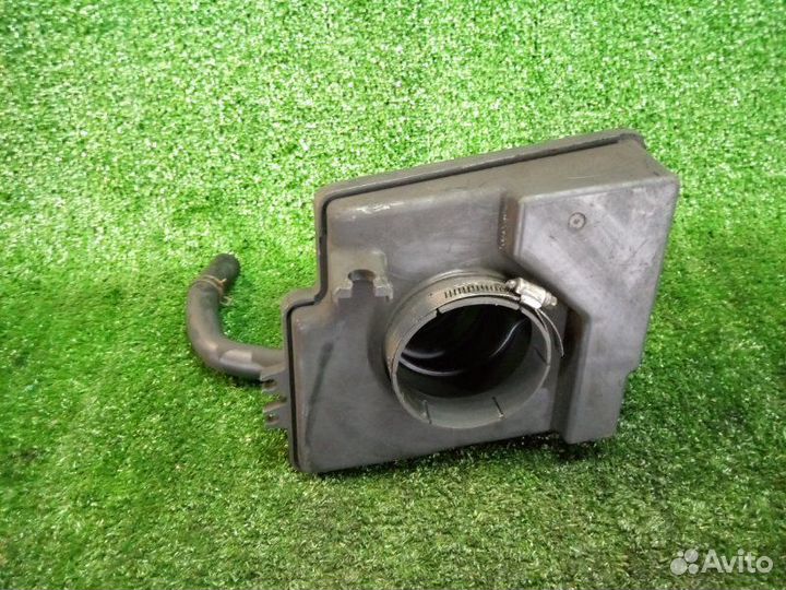 Резонатор воздушного фильтра Nissan Maxima A33